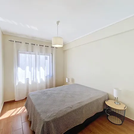 Modern & Comfy - 4min Walk, Balcony, 3 Bedroom, Sleeps 8 Gafanha da Nazare