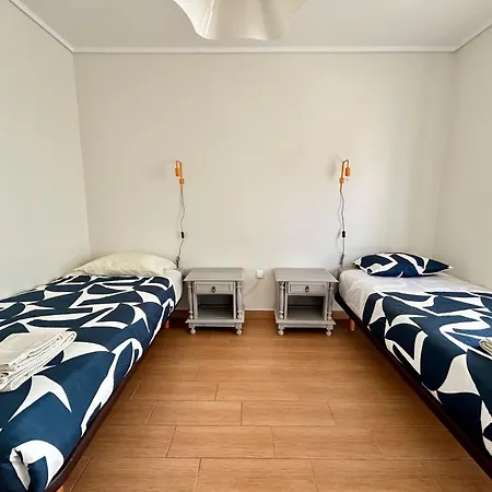 Apartment Modern & Comfy - 4min Walk, Balcony, 3 Bedroom Gafanha da Nazaré